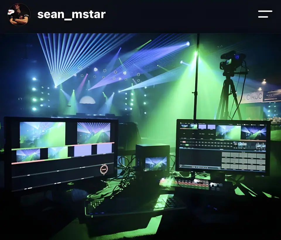 FOH Resolume media server during a live date